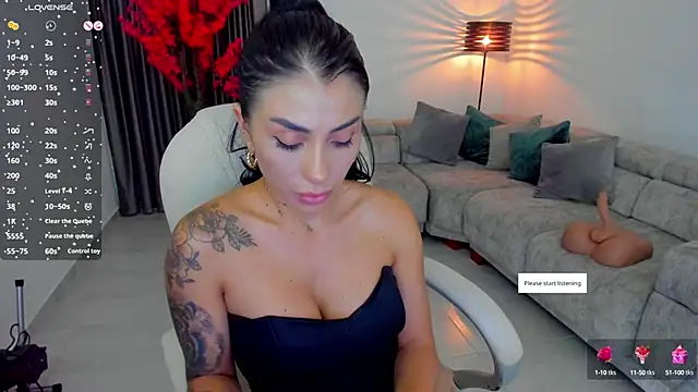 Sarah Stone  online show from 26, 2, 2025