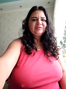 Snapshot of littleRikka chatting on 8, 11, 2025 littleRikka online show from 8, 11, 2025