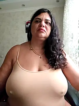 Snapshot of littleRikka chatting on 1, 11, 2025 littleRikka online show from 1, 11, 2025