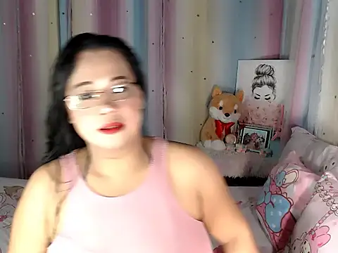 hersheykisses07 online show from 5, 11, 2025