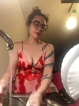 ladyturtle online show from 30, 6, 2026