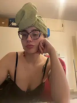 ladyturtle online show from 26, 4, 2026