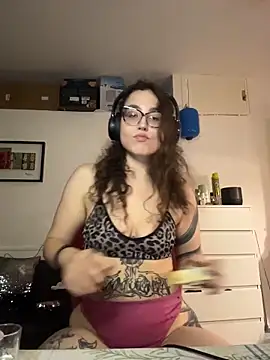 ladyturtle online show from 5, 6, 2026