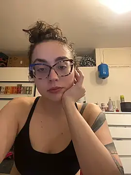 ladyturtle online show from 29, 5, 2026