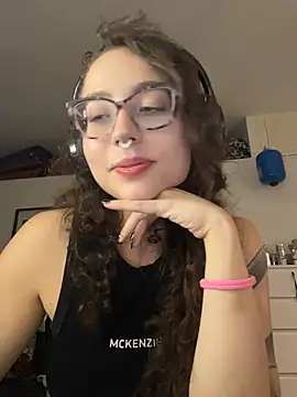 ladyturtle online show from 15, 6, 2026