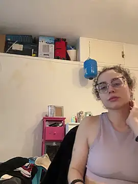 ladyturtle online show from 22, 4, 2026
