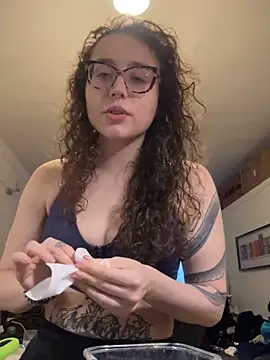 ladyturtle online show from 25, 3, 2026