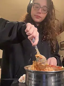 ladyturtle online show from 1, 4, 2026