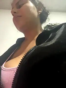 Snapshot of AbbyTaylorr chatting on 2, 11, 2025 AbbyTaylorr online show from 2, 11, 2025