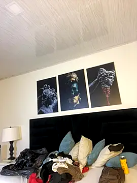 Snapshot of AbbyTaylorr chatting on 6, 11, 2025 AbbyTaylorr online show from 6, 11, 2025