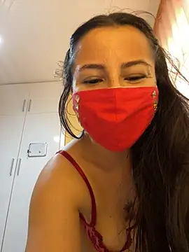 White-Petite online show from 4, 5, 2026