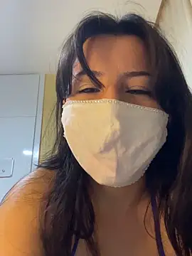 White-Petite online show from 21, 4, 2026