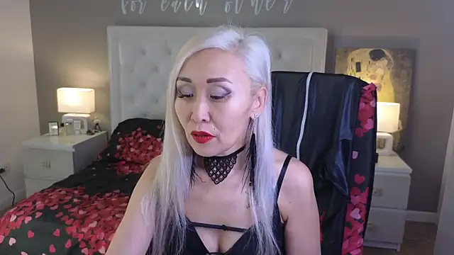 RoxalanaStar online show from 7, 10, 2025