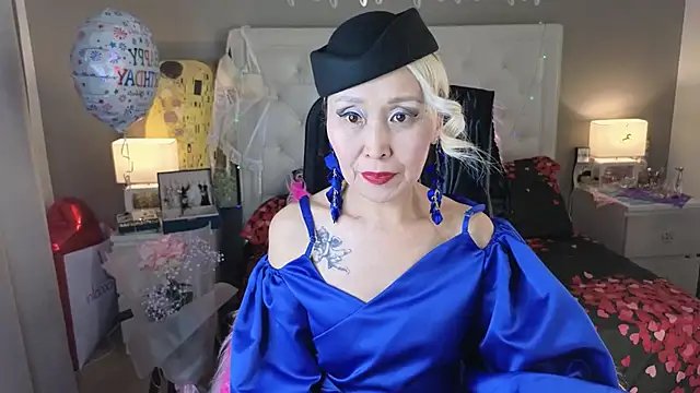 RoxalanaStar online show from 8, 4, 2026