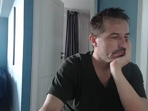 Snapshot of MisterFaithRO chatting on 26, 5, 2026 MisterFaithRO online show from 26, 5, 2026