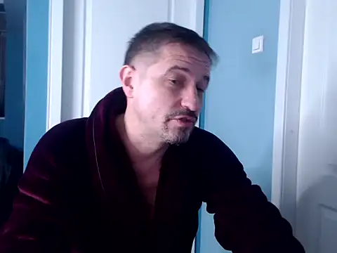 Snapshot of MisterFaithRO chatting on 12, 4, 2026 MisterFaithRO online show from 12, 4, 2026