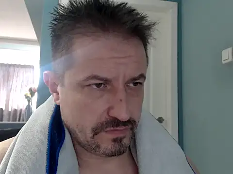 Snapshot of MisterFaithRO chatting on 27, 4, 2026 MisterFaithRO online show from 27, 4, 2026