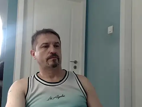 Snapshot of MisterFaithRO chatting on 5, 5, 2026 MisterFaithRO online show from 5, 5, 2026