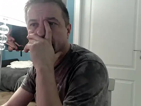 Snapshot of MisterFaithRO chatting on 10, 5, 2026 MisterFaithRO online show from 10, 5, 2026