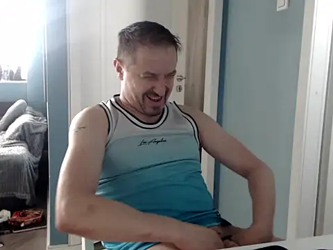 Snapshot of MisterFaithRO chatting on 3, 5, 2026 MisterFaithRO online show from 3, 5, 2026