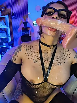 Tattooed spittingdoll online show from 5, 3, 2026