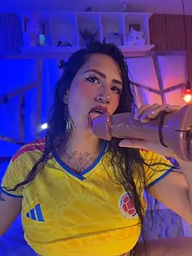 Tattooed spittingdoll online show from 17, 6, 2026