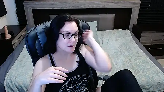 Snapshot of DesreRose chatting on 29, 9, 2025 DesreRose online show from 29, 9, 2025