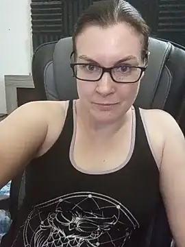 Snapshot of DesreRose chatting on 12, 5, 2026 DesreRose online show from 12, 5, 2026