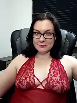 Snapshot of DesreRose chatting on 5, 5, 2026 DesreRose online show from 5, 5, 2026