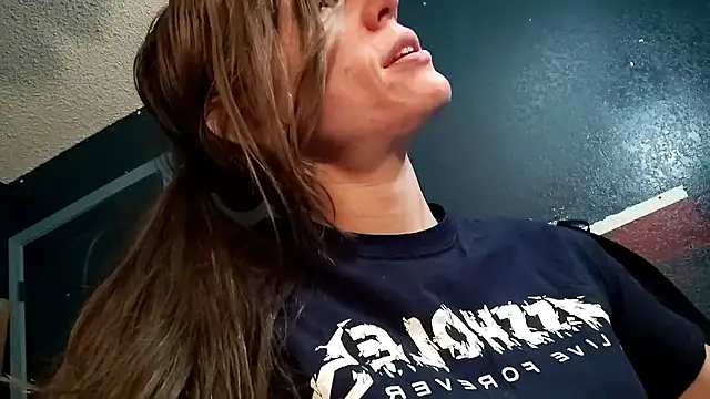 Snapshot of TheDaisyChaos chatting on 4, 12, 2024 TheDaisyChaos online show from 4, 12, 2024
