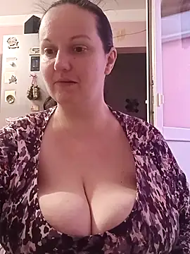 BustyLadyAlma online show from 16, 2, 2026