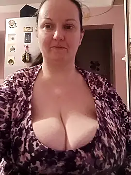 BustyLadyAlma online show from 9, 2, 2026