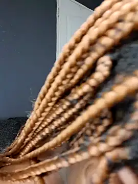 SWEETDOLLY29XX online show from 31, 3, 2026