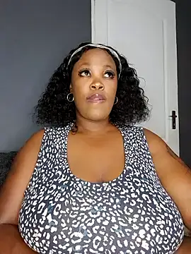 Snapshot of SWEETDOLLY29XX chatting on 28, 4, 2026 SWEETDOLLY29XX online show from 28, 4, 2026