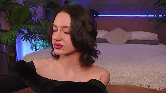 Devilinee online show from 6, 3, 2026