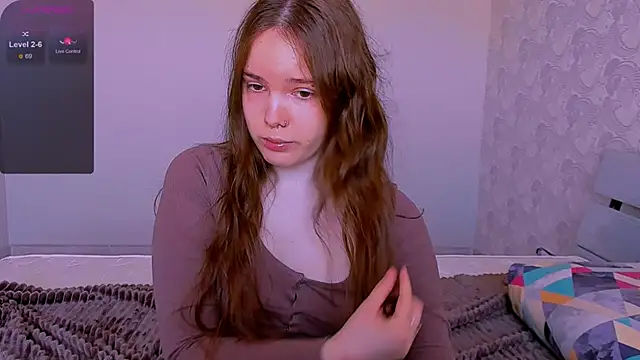 Janie JJ Curvie online show from 9, 4, 2026