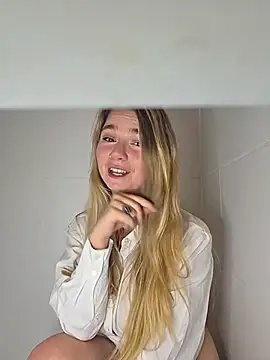 Thegirlbehindthemask online show from 4, 8, 2026