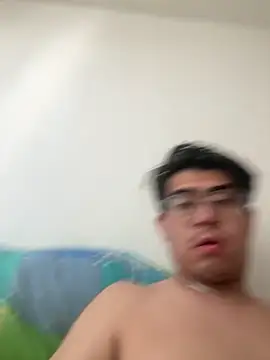 Snapshot of Moisesgtz04 chatting on 17, 10, 2025 Moisesgtz04 online show from 17, 10, 2025