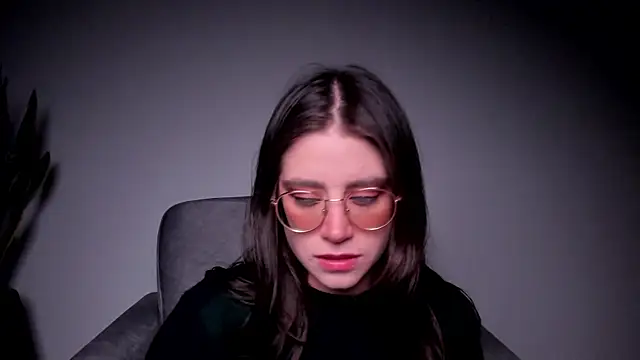 HazelKush online show from 5, 1, 2026