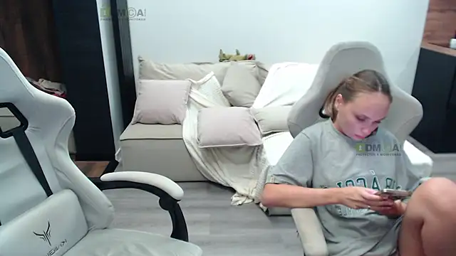 Snapshot of Sunny-Girl1 chatting on 15, 10, 2025 Sunny-Girl1 online show from 15, 10, 2025