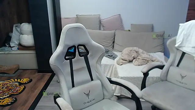 Snapshot of Sunny-Girl1 chatting on 10, 1, 2026 Sunny-Girl1 online show from 10, 1, 2026