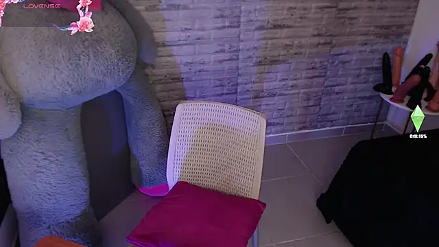 TinnaCobb online show from 7, 2, 2026