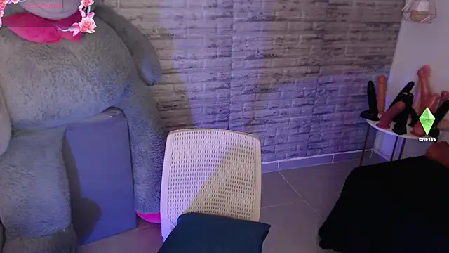 TinnaCobb online show from 12, 2, 2026