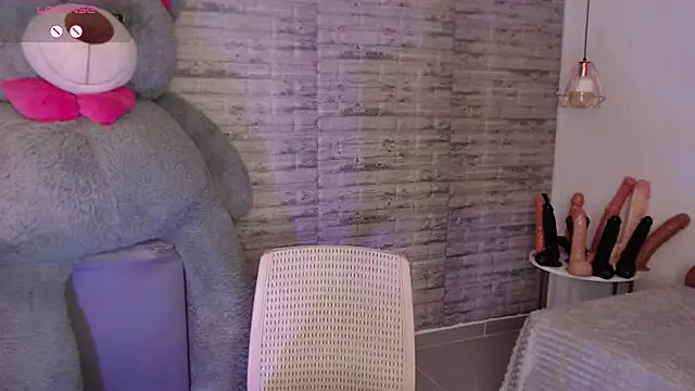 TinnaCobb online show from 19, 3, 2026