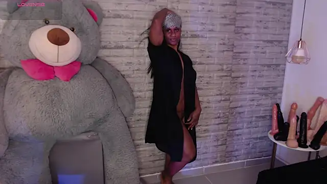 TinnaCobb online show from 13, 3, 2026