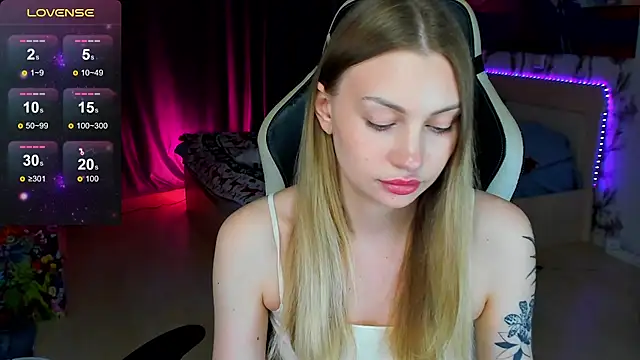 BiMolly online show from 5, 12, 2025