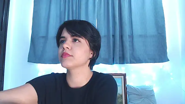 mia collins x online show from 10, 4, 2026