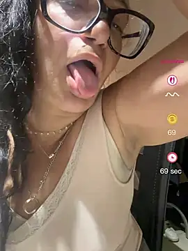 PichyPrettyPussy online show from 23, 4, 2026