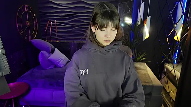 ElizaMild online show from 25, 2, 2025