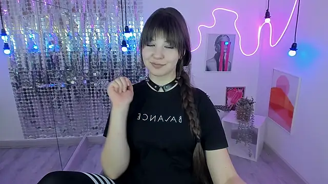 ElizaMild online show from 2, 3, 2025